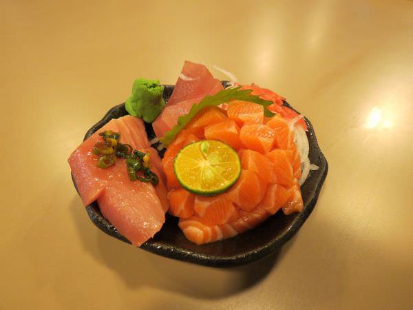 船屋日本料理, 餐點, 綜合生魚片
