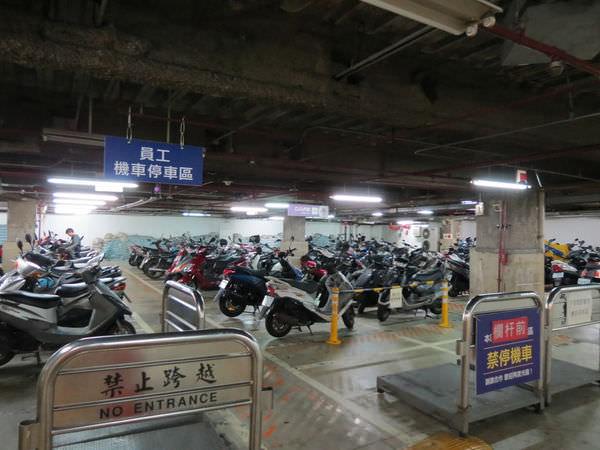 喜滿客京華影城, 樓層, B2, 機車停車場