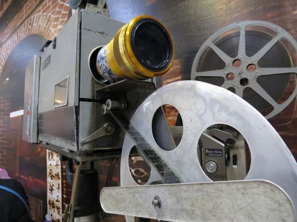 萬代福影城, 3F, 電影放映機 x 碳棒放映機