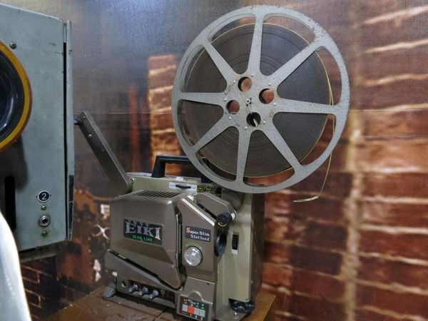 萬代福影城, 3F, 電影放映機 x 碳棒放映機