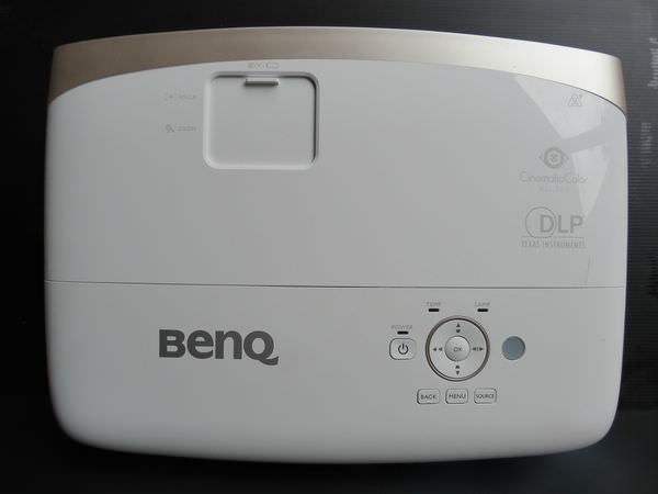 BenQ W2000 側投導演機