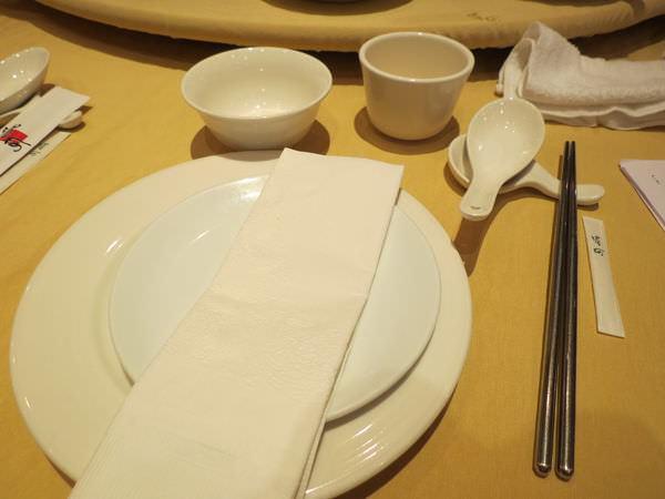 湄河餐廳, 餐具