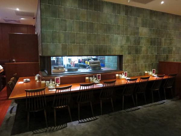 銀座杏子日式豬排@台北京站店, 用餐空間