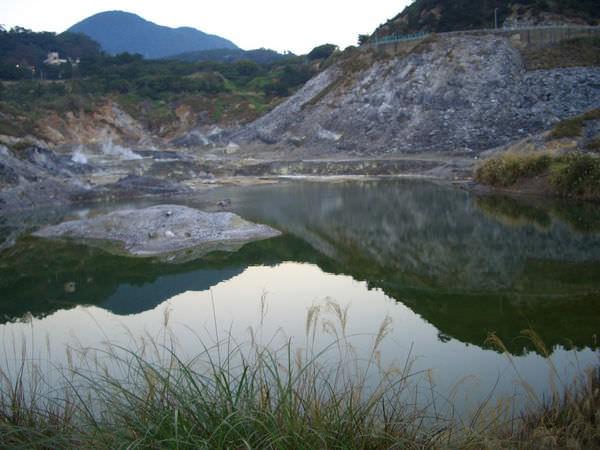 陽明山竹子湖 23-這是另一個正確的入口處，有一小湖