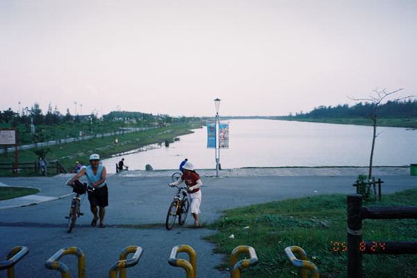 2005年環島, day5, 台東市中華大橋下的人工湖