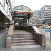 台北捷運, 紅線, 信義線, 中正紀念堂站, 4號出口