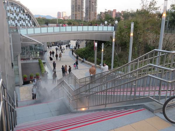 台北捷運, 紅線, 信義線, 大安森林公園站, 2號出口