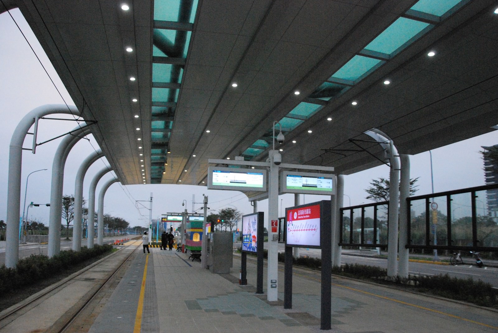 淡海輕軌綠山線, 輕軌淡海新市鎮站, 車站月台