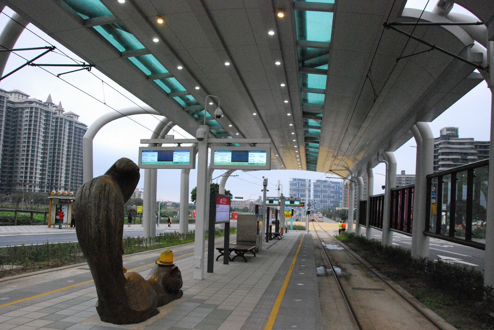 淡海輕軌綠山線, 輕軌濱海沙崙站, 月台